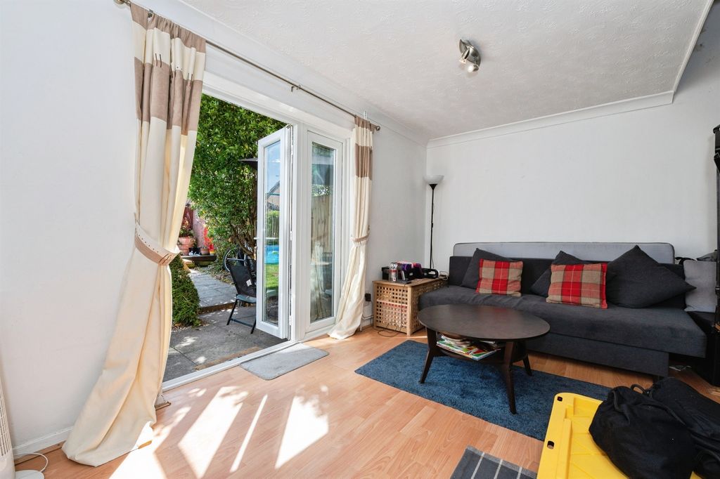 Property photo 2 of 12
