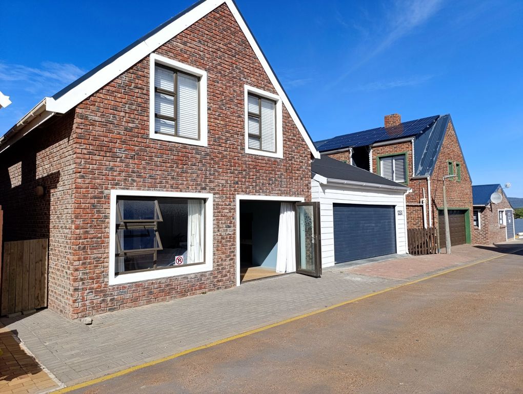 Property photo 1 of 17 1Sr1700486