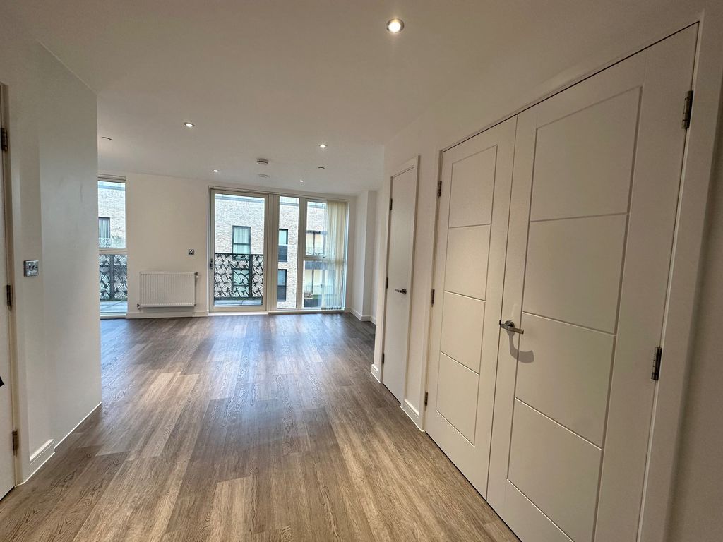 Property photo 3 of 7 Photo 11