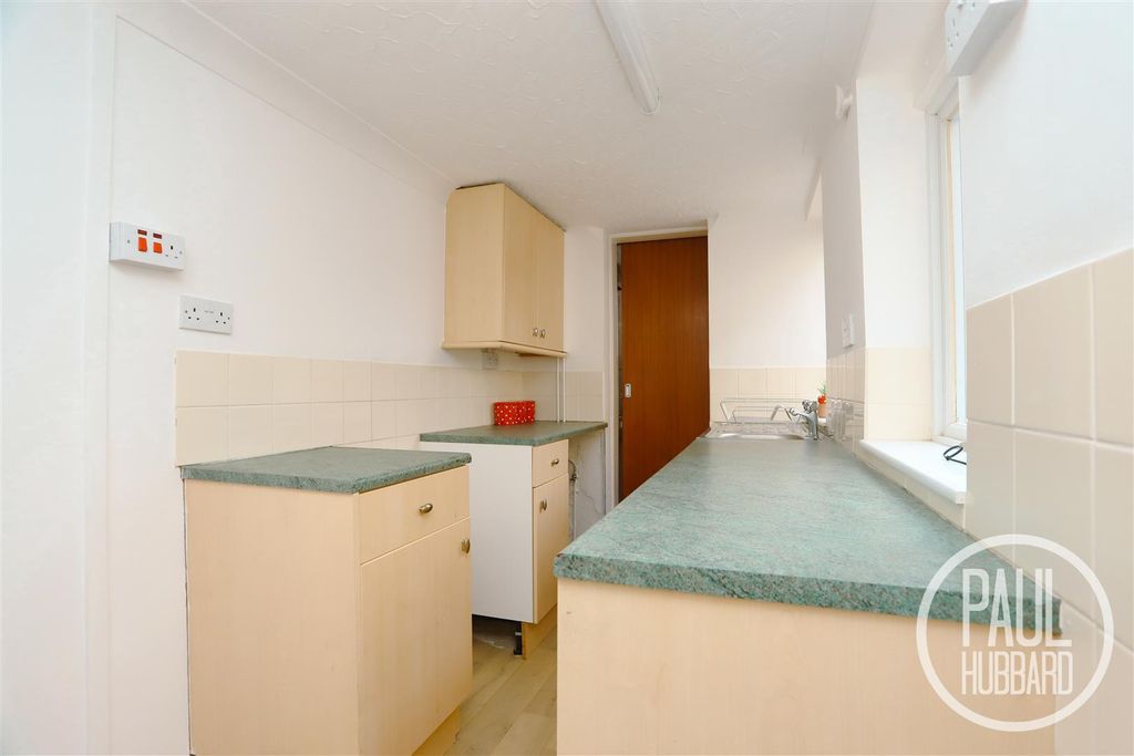 Additional image 8 of 3 bed terraced house to rentSouthwell Road NR33