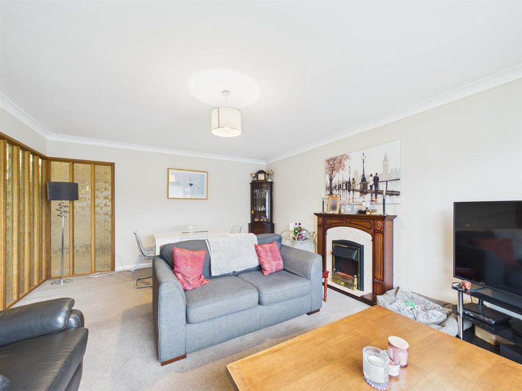 Property photo 2 of 16 Cam01486G0-Pr0974-Still003.Jpg