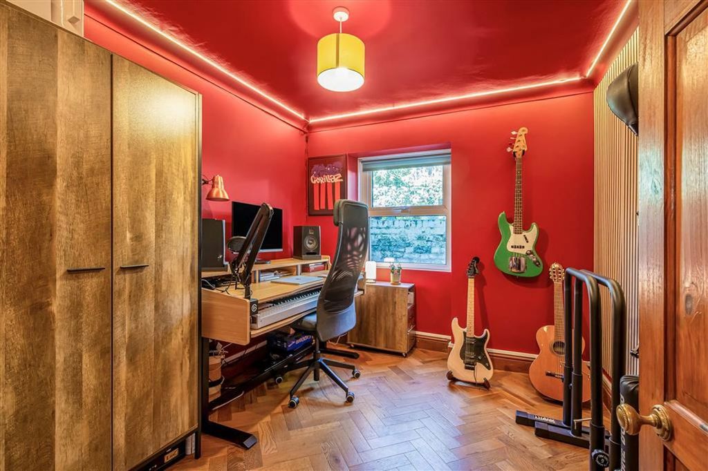 Property photo 3 of 7