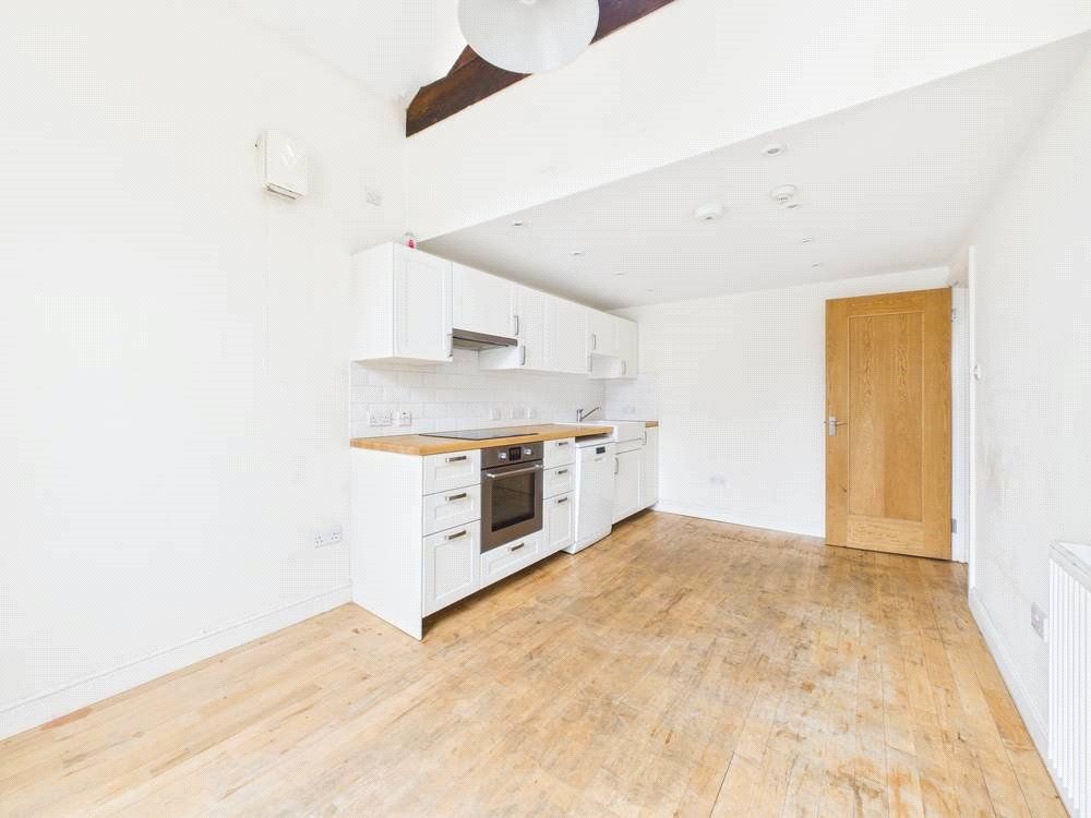 Property photo 2 of 14 Picture No. 18