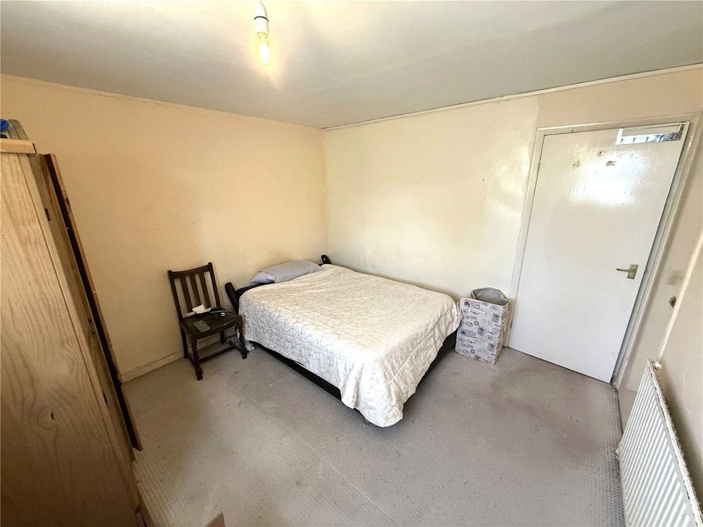 Property photo 2 of 11 Picture No. 21