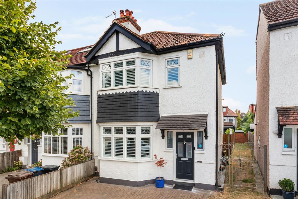 Property photo 1 of 12 External