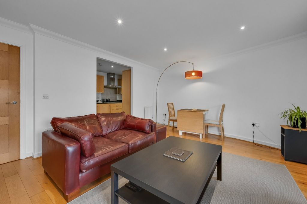 Property photo 2 of 10 Reception Room