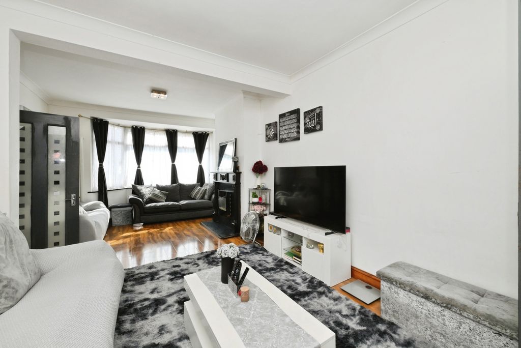 Property photo 2 of 24 Pbox-Img.Jpg