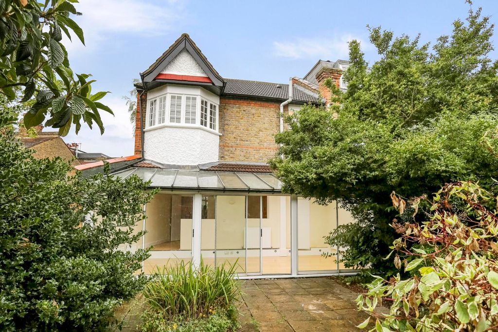 Property photo 2 of 9