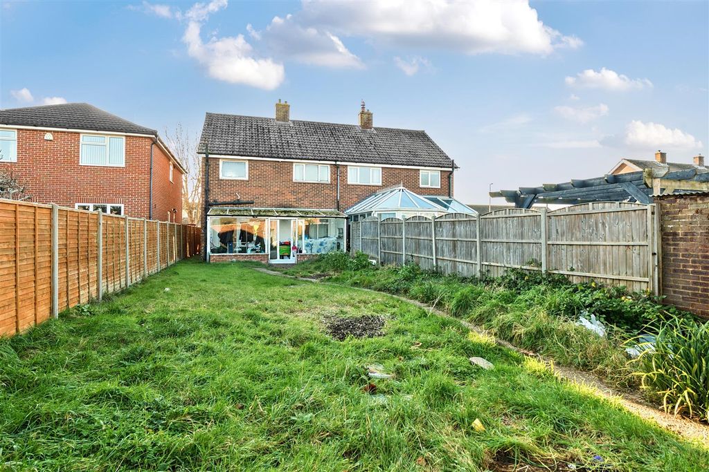 Property photo 2 of 14 Garden