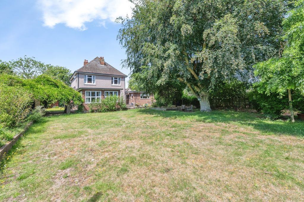 Property photo 3 of 34 Picture