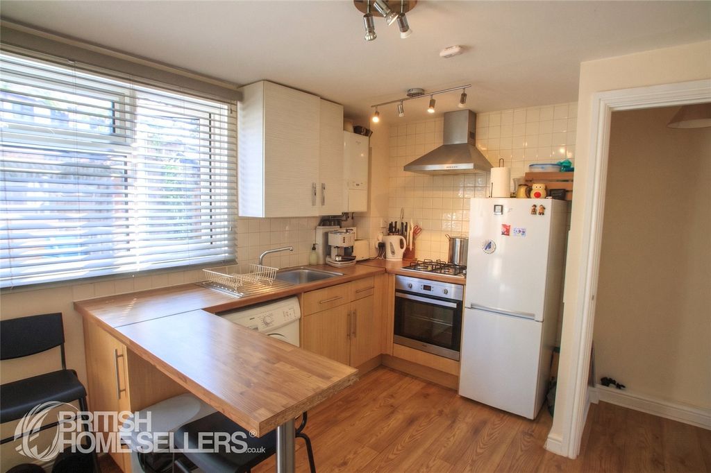 Property photo 3 of 8 Picture No. 13
