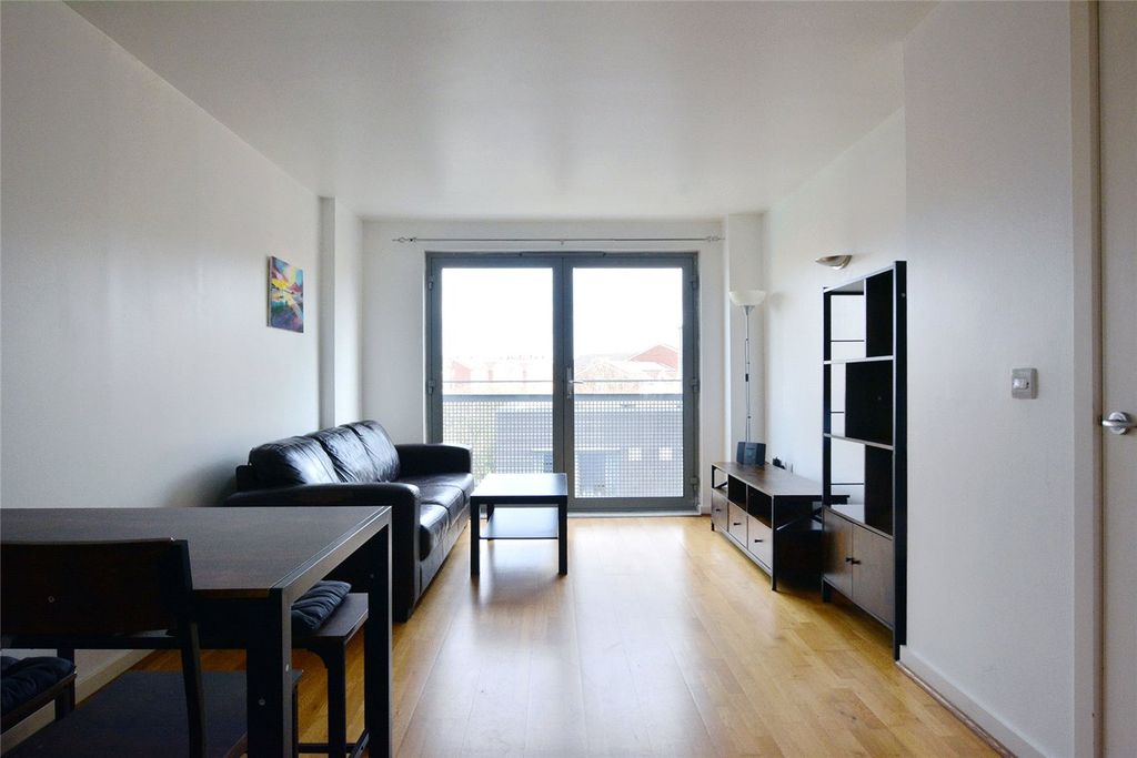 Property photo 2 of 11 Picture No. 03