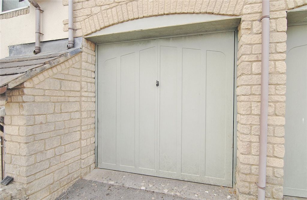 Property photo 2 of 12 Picture No. 23