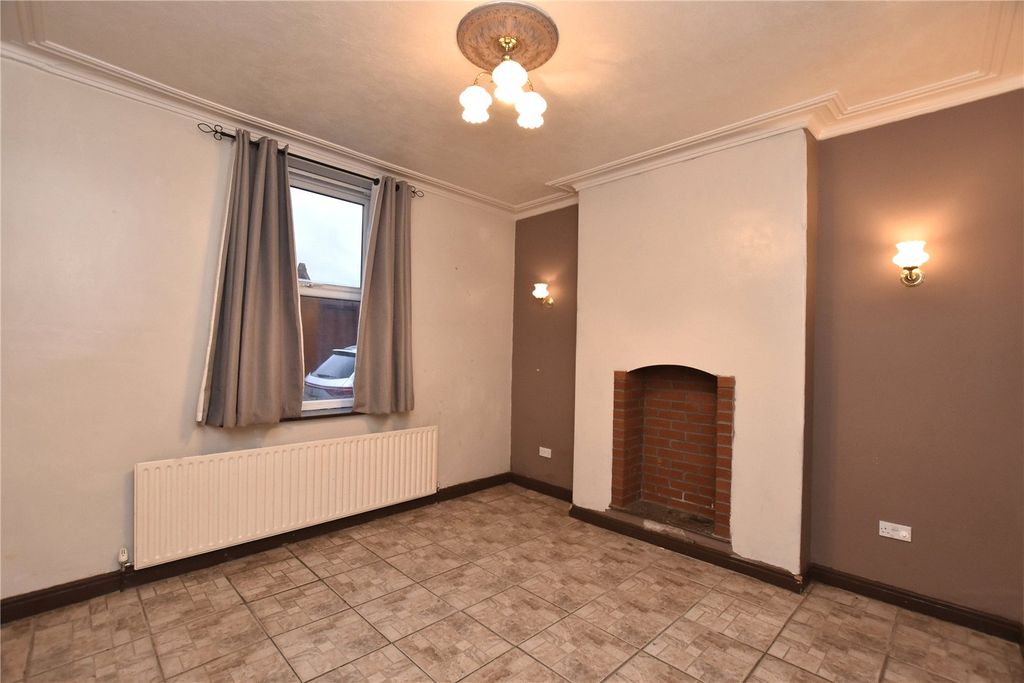 Property photo 2 of 16 Picture No. 04