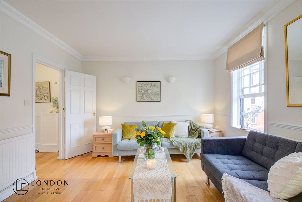 Property photo 3 of 22 Living Room