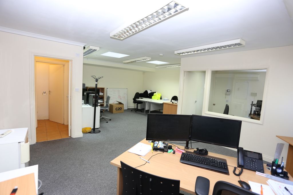 Property photo 2 of 6