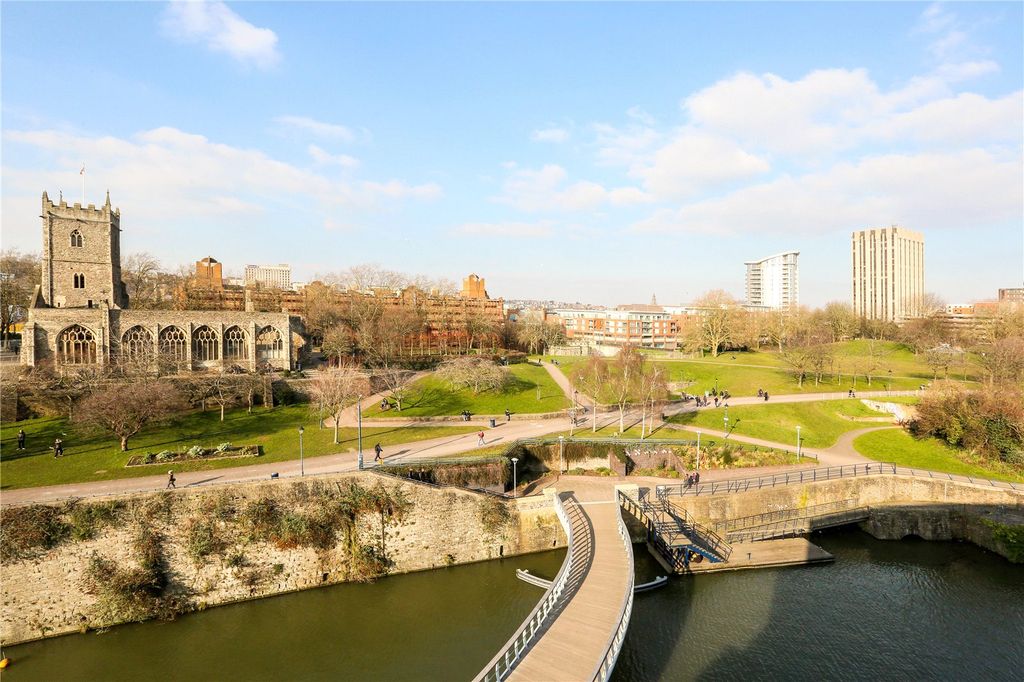 Property photo 1 of 8 View