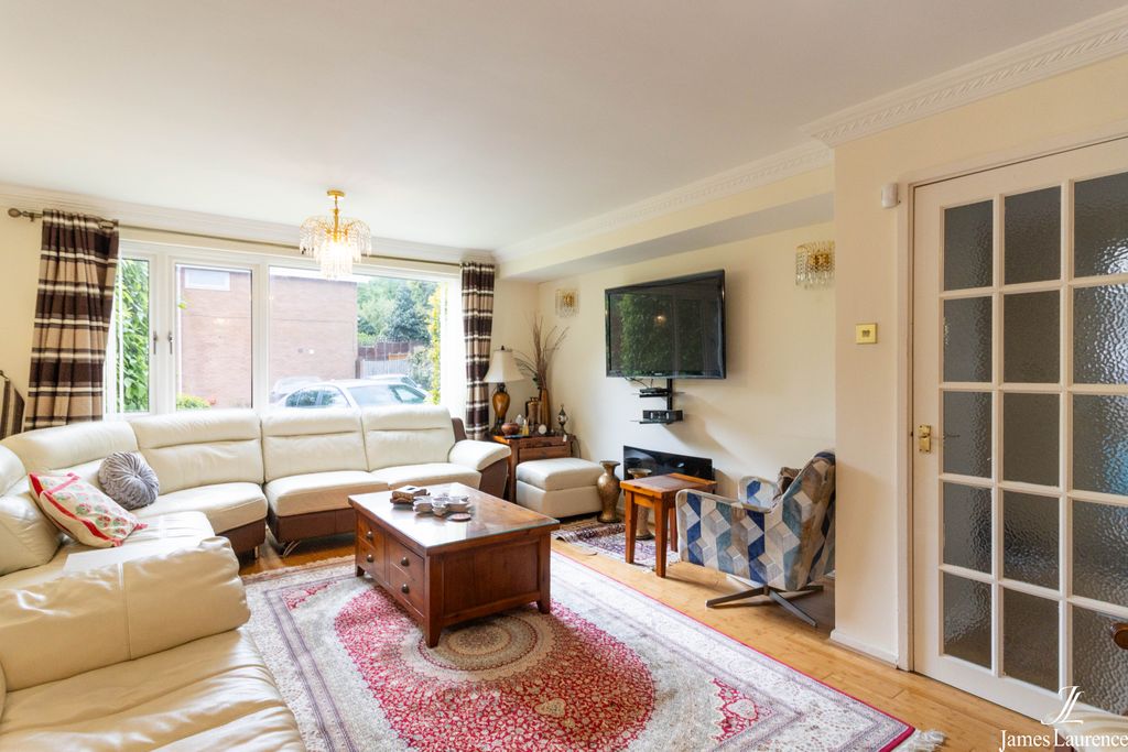Property photo 2 of 32