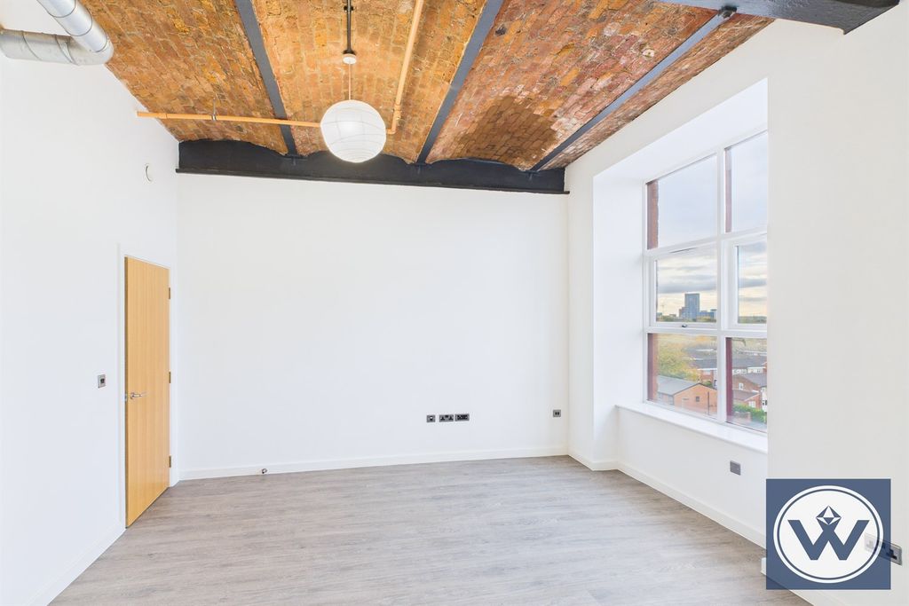 Property photo 1 of 10 (Email)