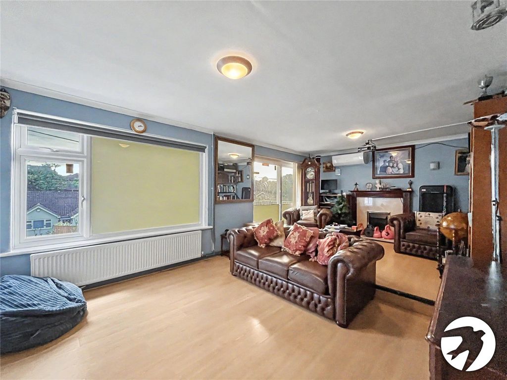 Property photo 2 of 18 Picture No. 17