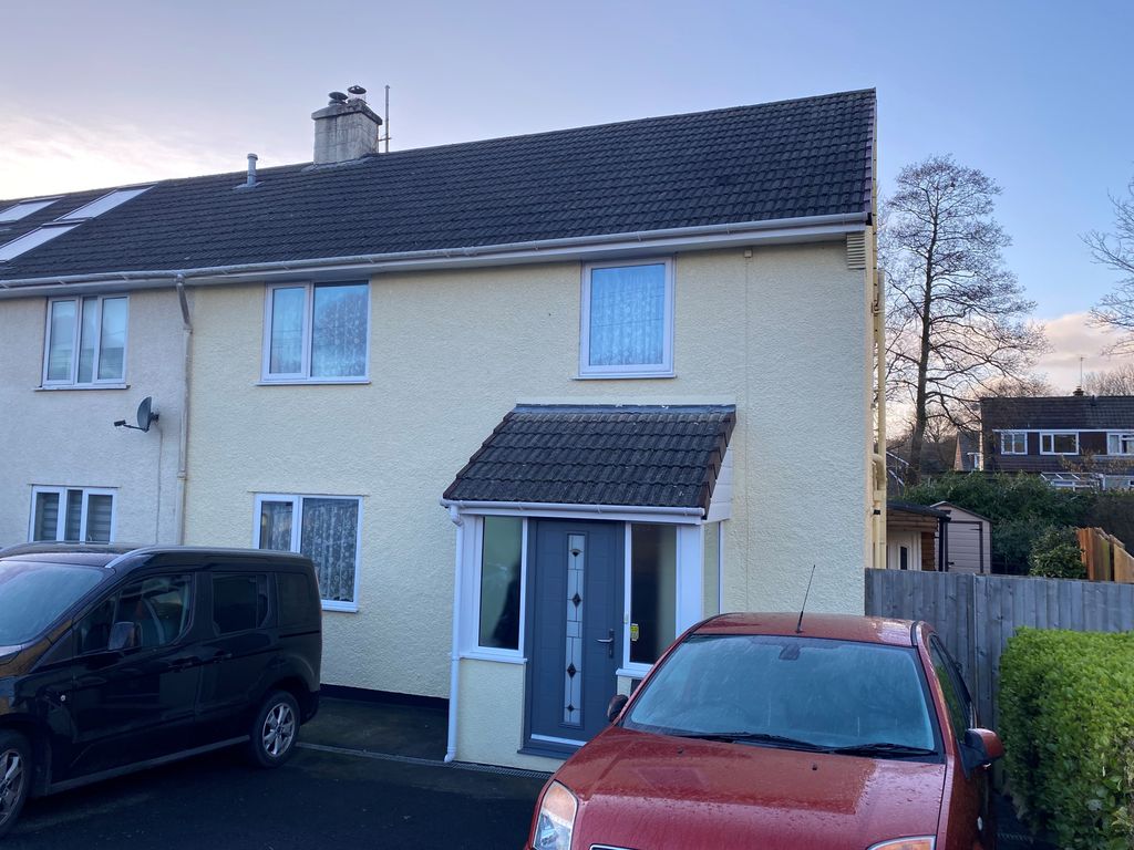 Property photo 1 of 2 3