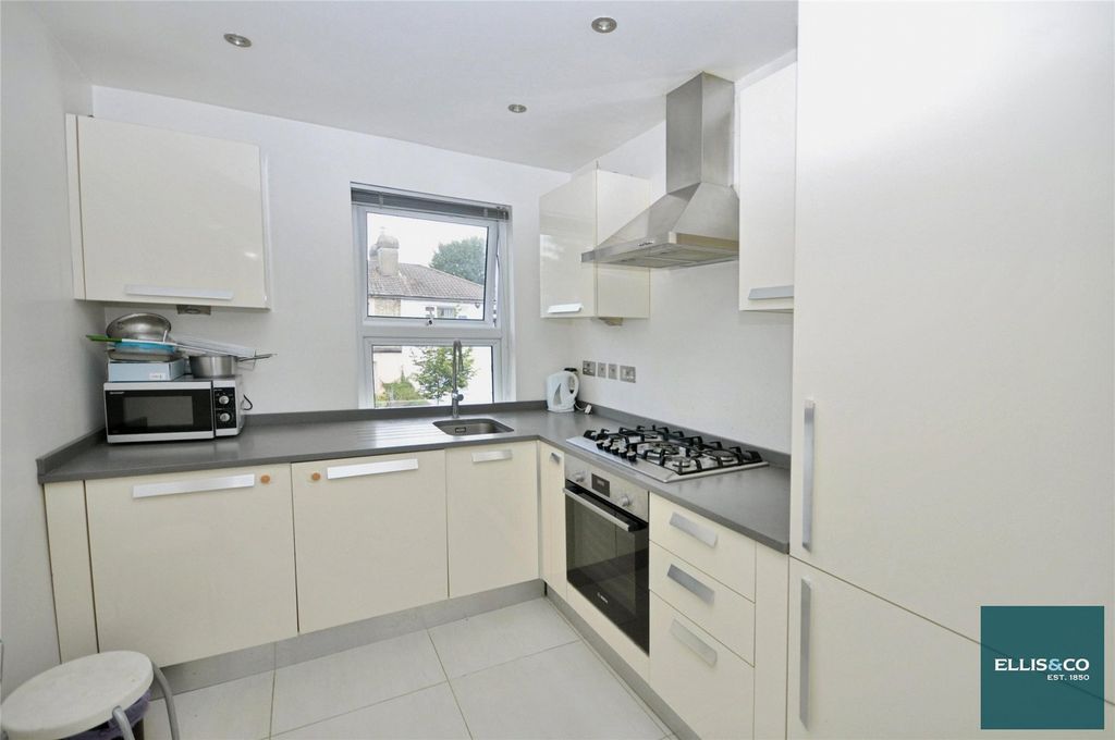 Property photo 2 of 9 Picture No. 25