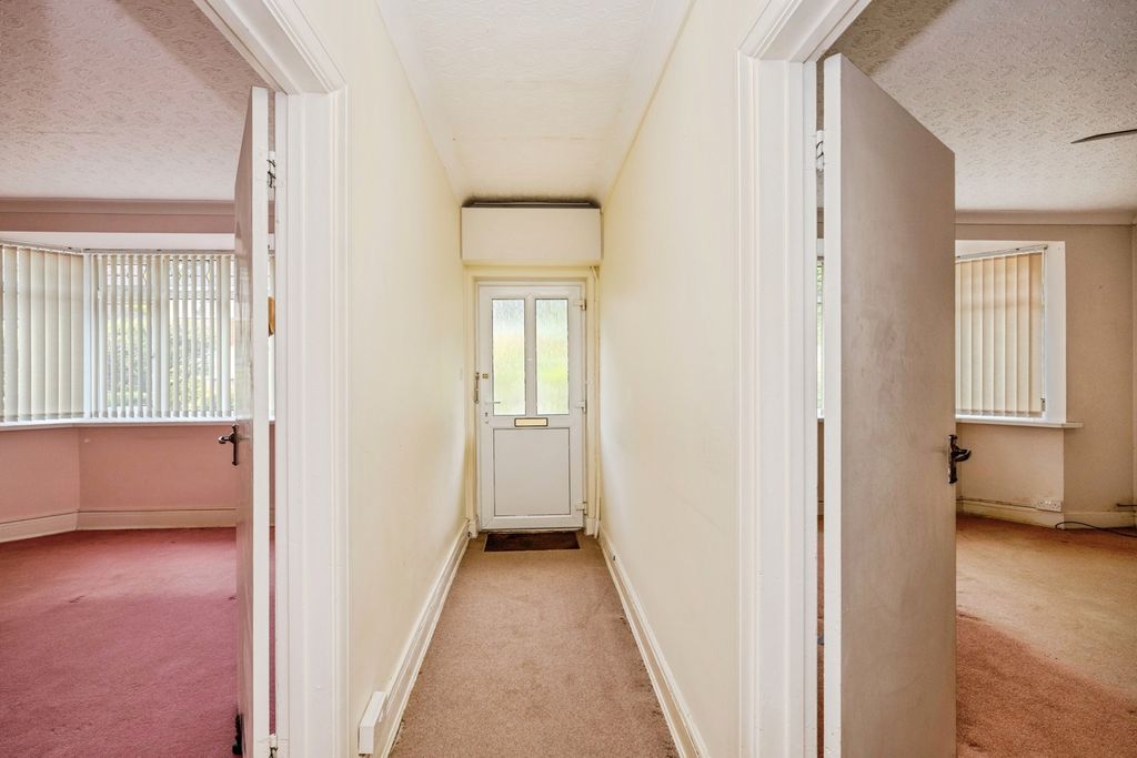 Property photo 2 of 17 Photo