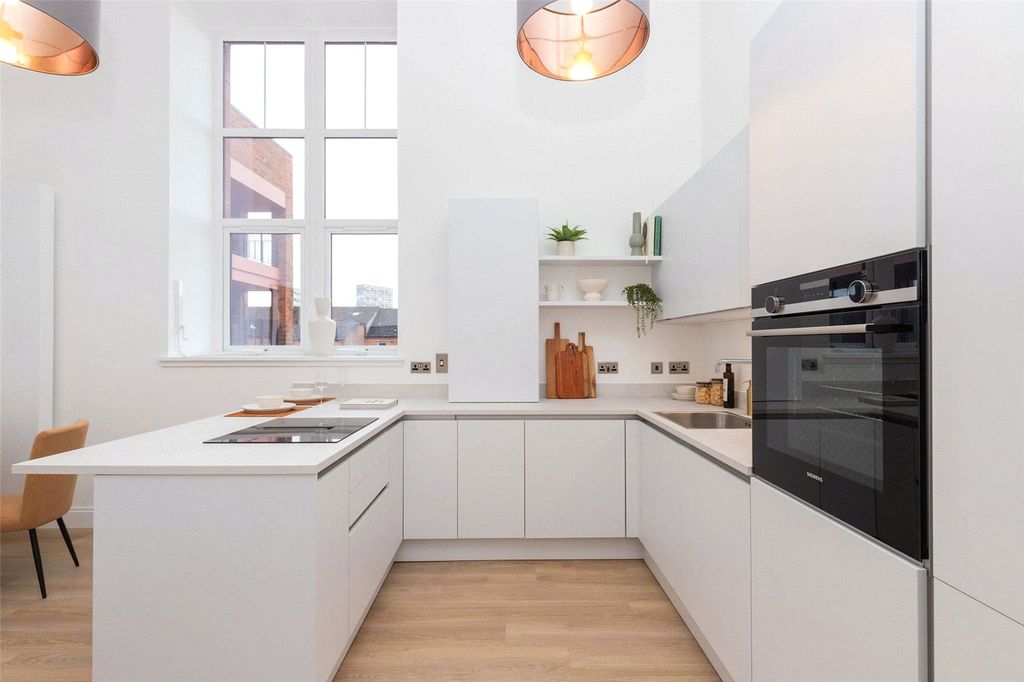 Property photo 2 of 22 Living/Kitchen