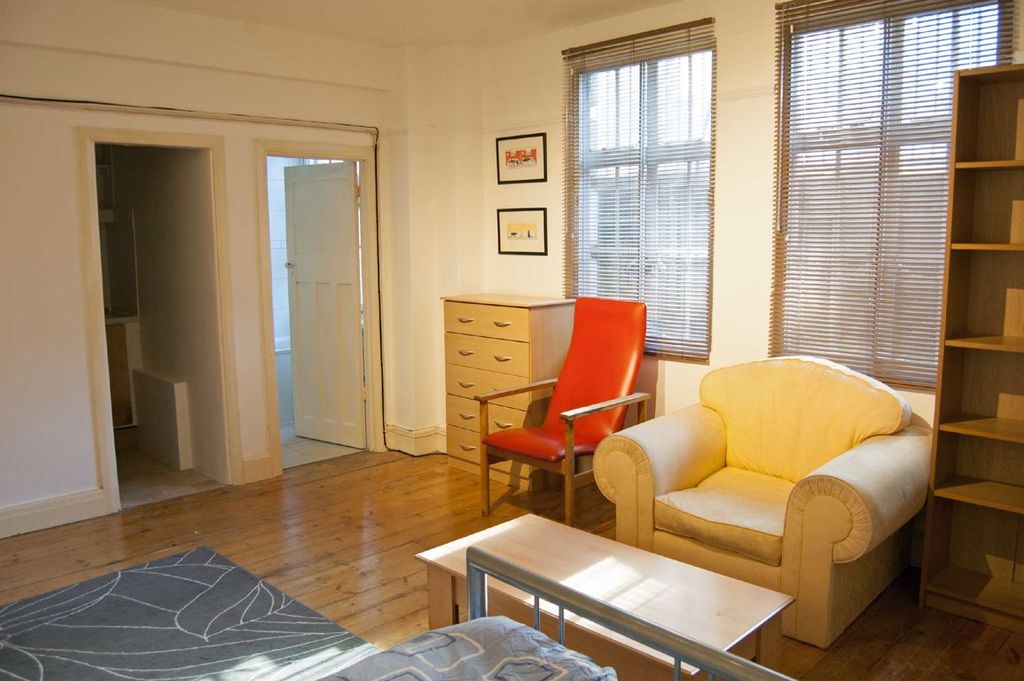 Property photo 3 of 4