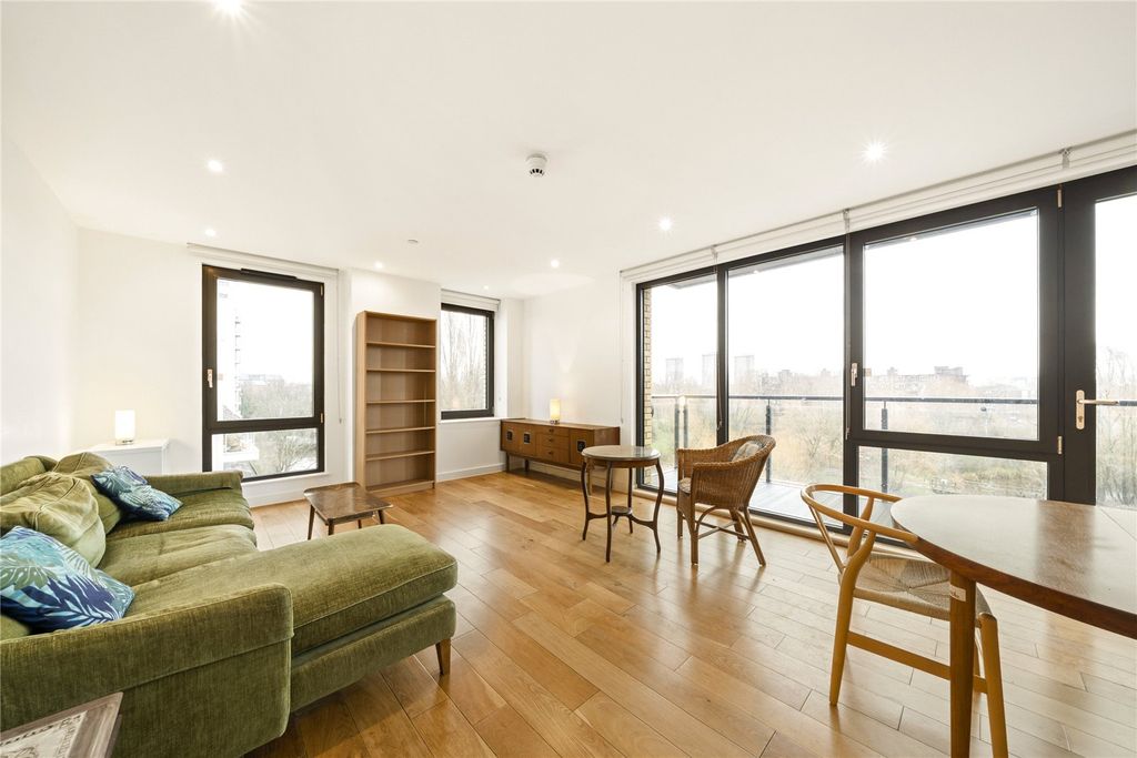 Property photo 2 of 6 Living Room