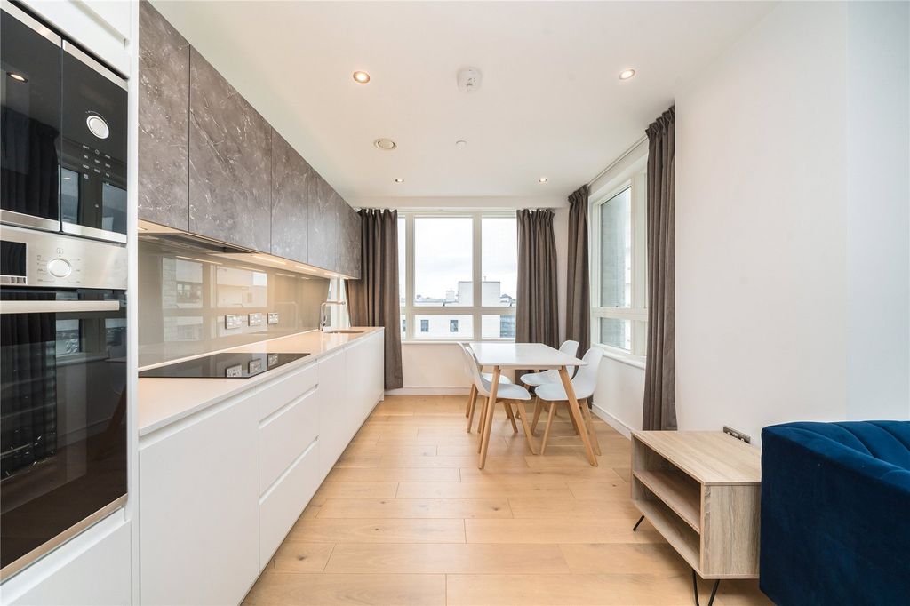 Property photo 3 of 11 Picture No. 18