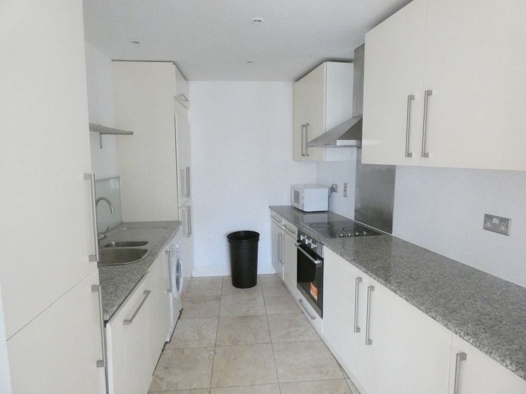 Property photo 2 of 28