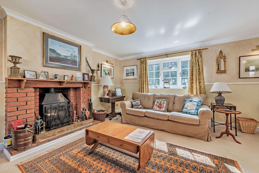 Property photo 3 of 25 8550850-Interior16-800.Jpg
