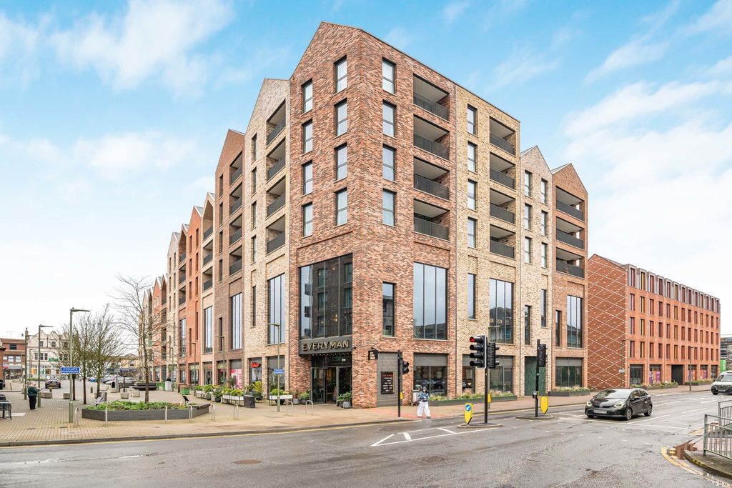 Property photo 1 of 17 Exterior