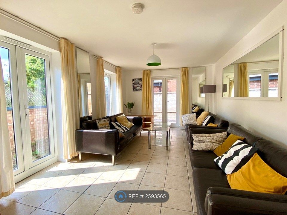 Property photo 3 of 17