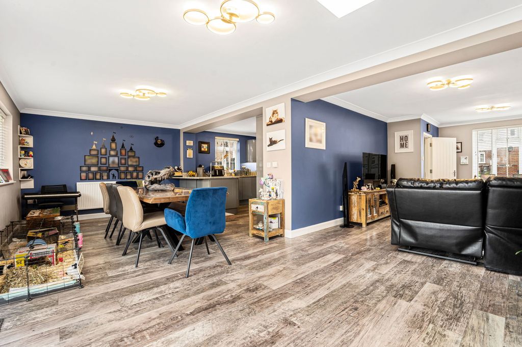 Property photo 2 of 26