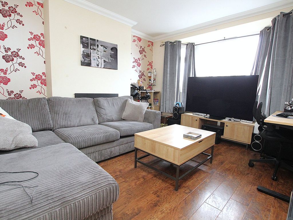 Property photo 3 of 33