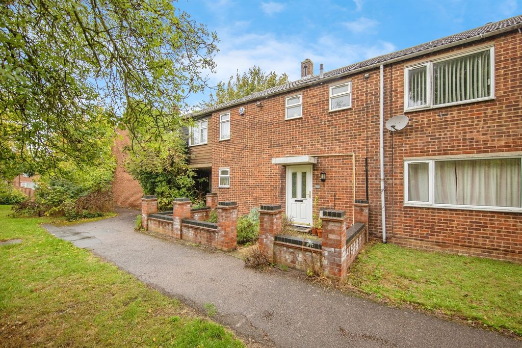 Property photo 1 of 12