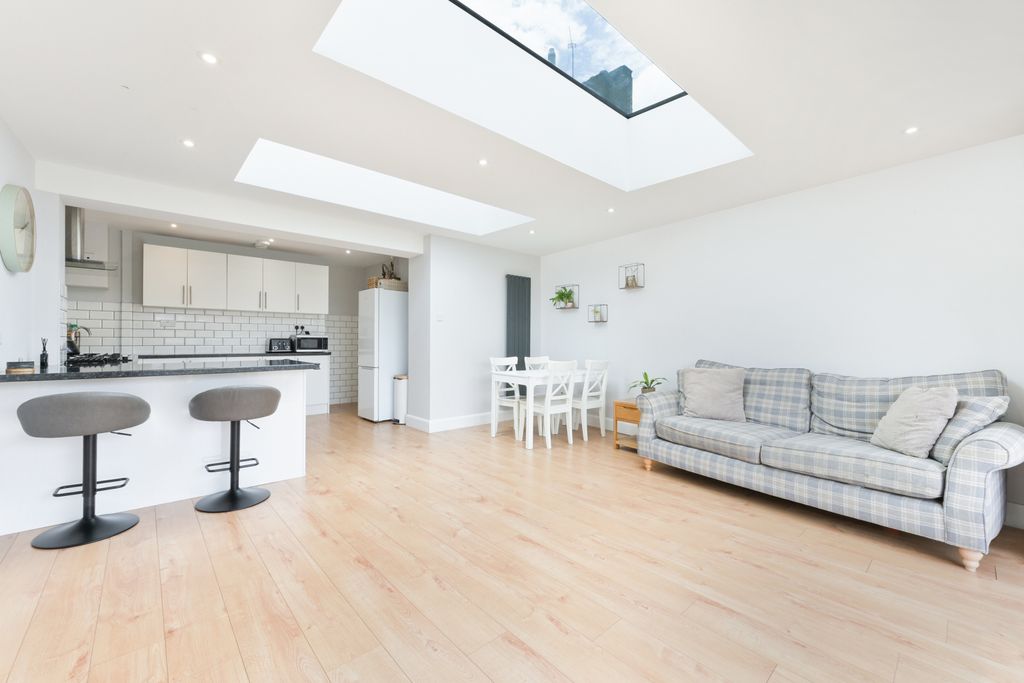 Property photo 2 of 16 Picture No. 08