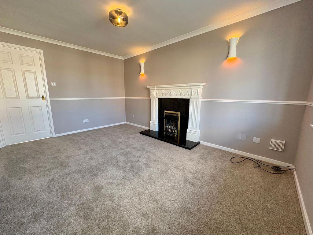 Property photo 3 of 9 Photo 2