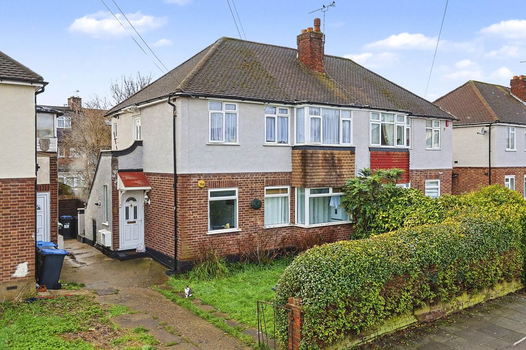 Property photo 1 of 18 Front (Exterior)