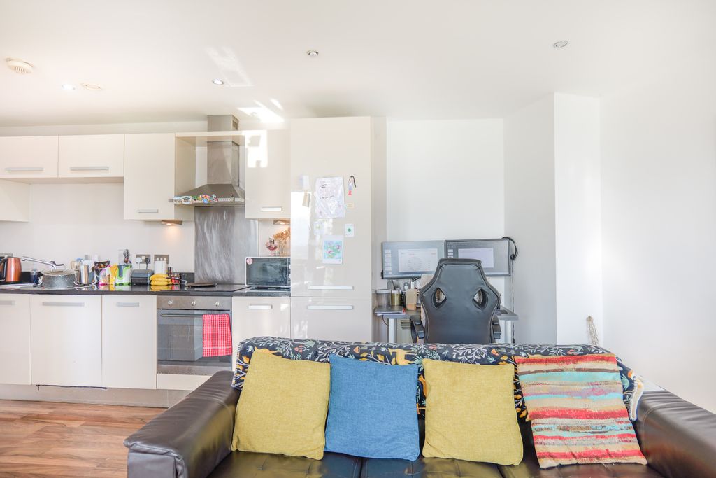 Property photo 3 of 17