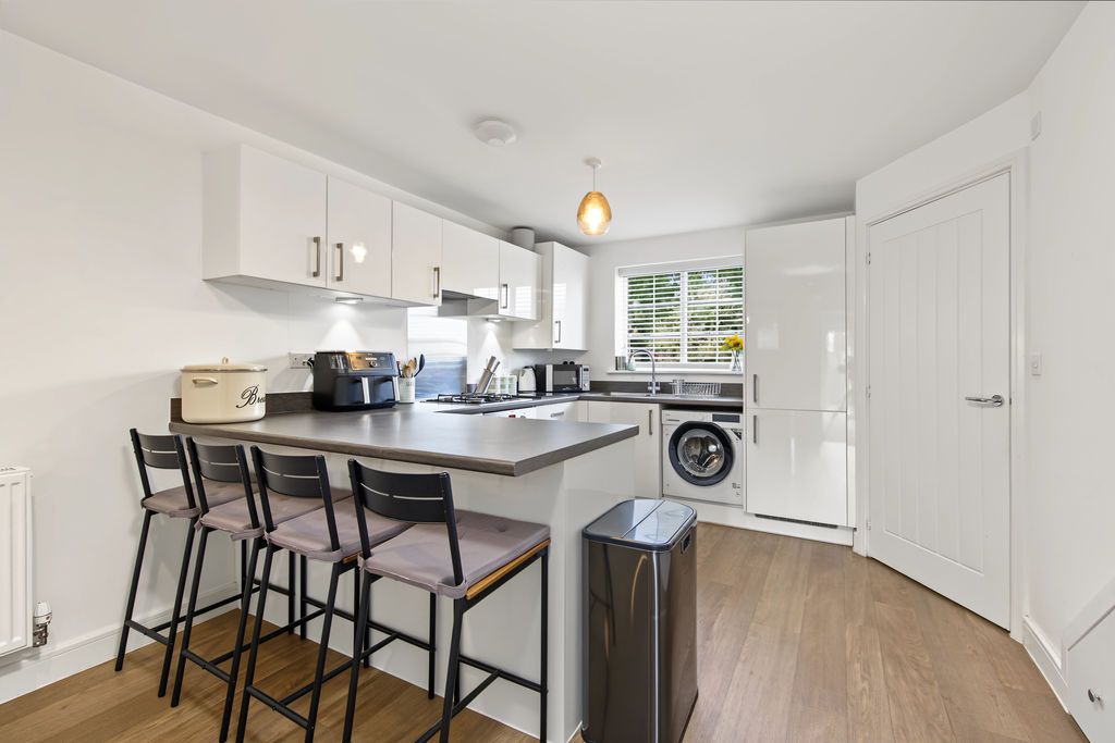 Property photo 3 of 32 Kitchen Diner
