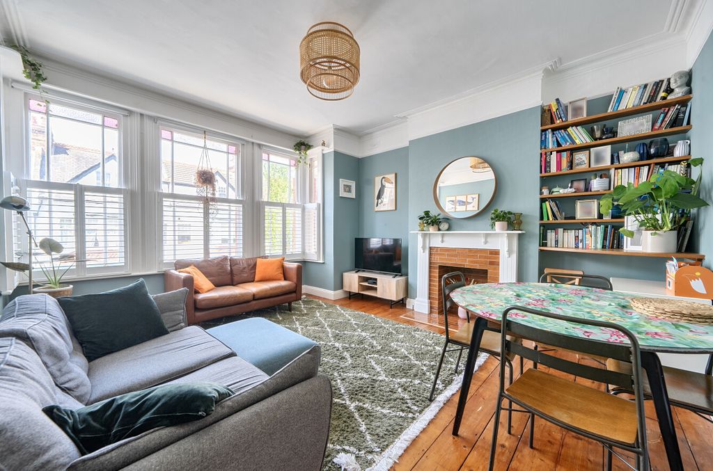 Property photo 2 of 14 1465487-6-6A0F004...
