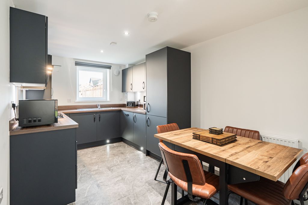 Property photo 3 of 17 Property Image 3