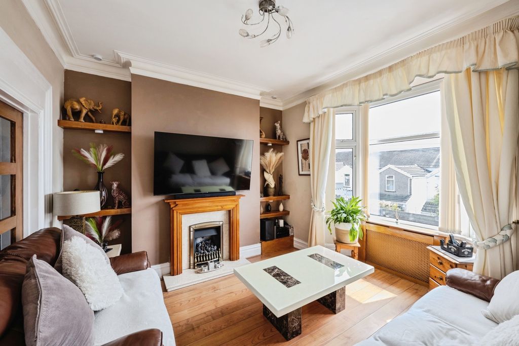 Property photo 1 of 20 Pbox-Img.Jpg
