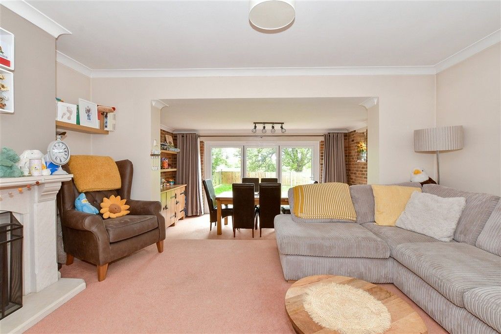 Property photo 1 of 15 Lounge