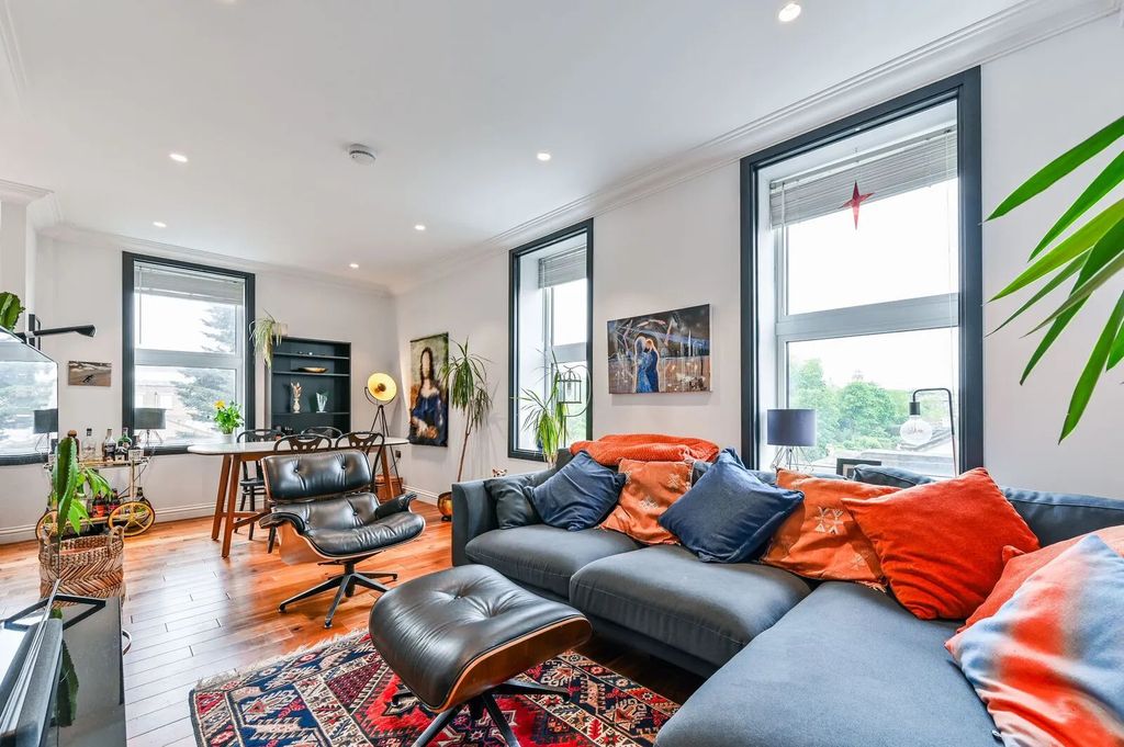 Property photo 1 of 10 Open Plan Dining And Living Area