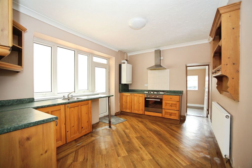 Property photo 2 of 25