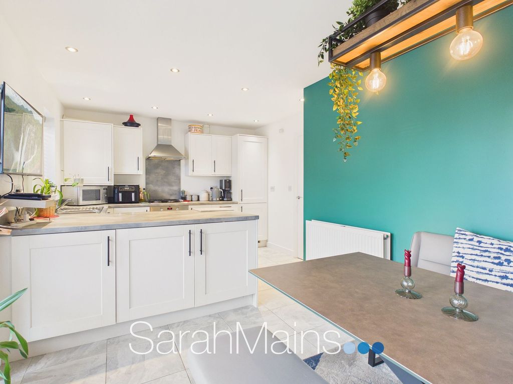 Property photo 2 of 13 Dining Kitchen